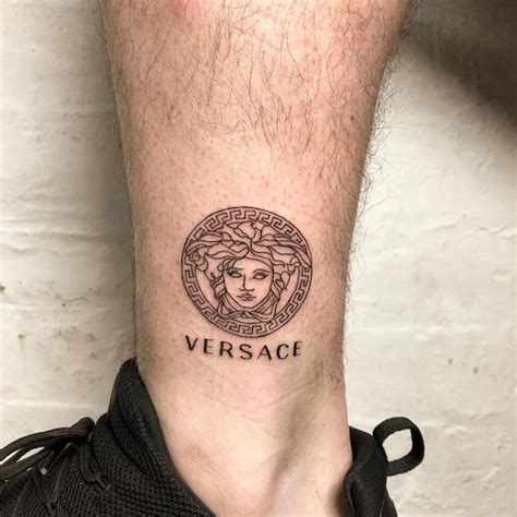 tatuaje versace significado